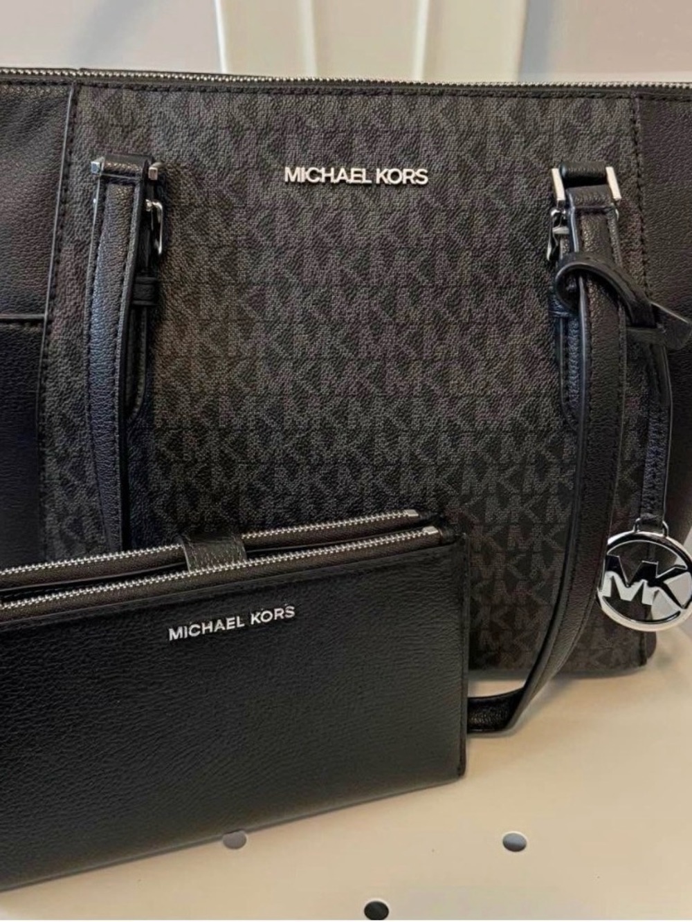 Michael Kors Jet Set Travel Tote + Double Zip Wristlet Wallet Set | Black | EUC